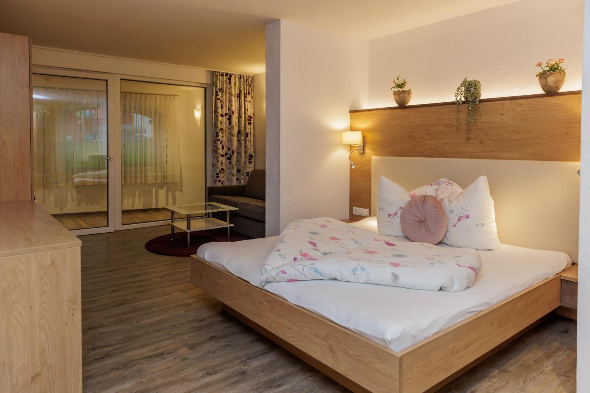 Apartmenthaus Goldeck Ried im Oberinntal Extérieur photo