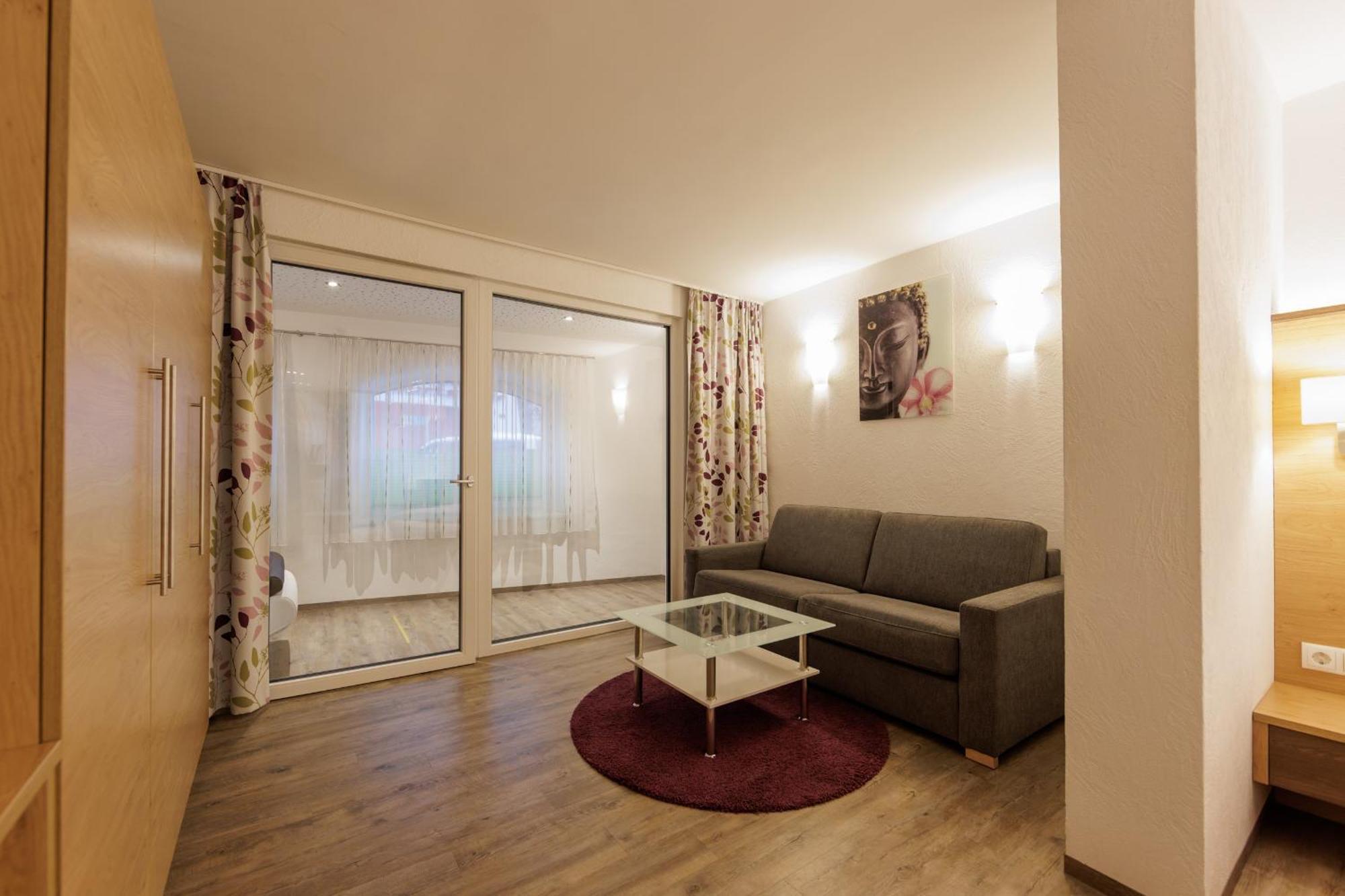 Apartmenthaus Goldeck Ried im Oberinntal Extérieur photo